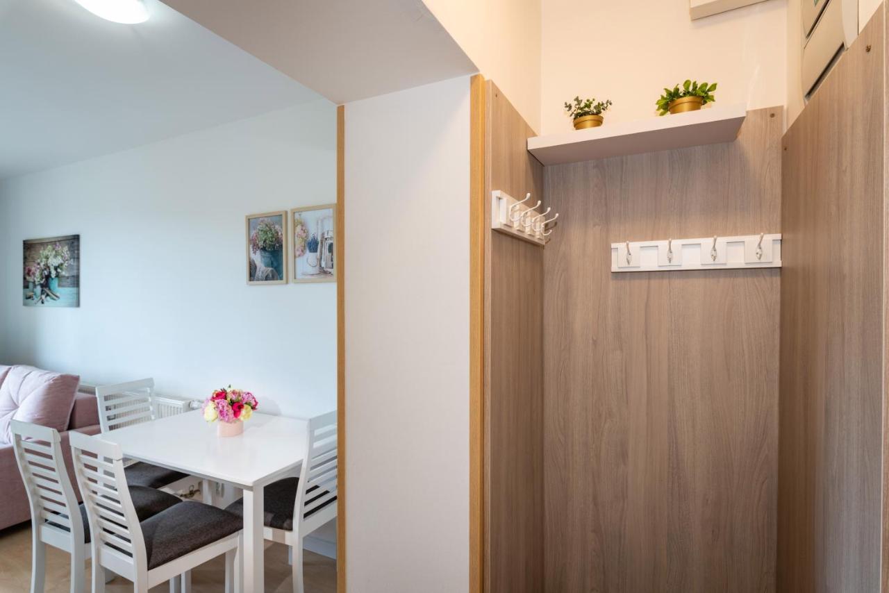 Apartman Siesta*** Liptovský Mikuláš Dış mekan fotoğraf